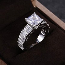 GUIDECUN Princess Cut Simulated Diamond Ring， French Baguette Emerald Cut Side S - £16.81 GBP