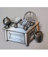 Teacher&#39;s Desk Pewter brooch pin - €25,63 EUR