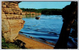 River Scene and Boat Lower Dells Wisconsin River WI UNP Chrome Postcard K6 - £2.18 GBP