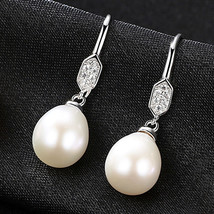 The Early Spring Pearl Mix Earrings Are Designed To Be Sweet And Cool, A... - £22.33 GBP