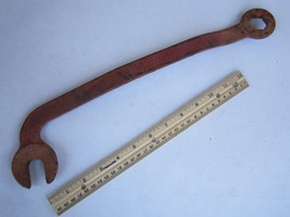 Vintage 16&quot; ANTIQUE WRENCH Box-End 7/8&quot; Weighs 1 lb, 8 oz [Z88] - $15.95