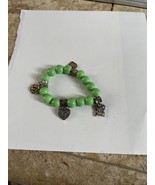 Vintage Green Bead Strech Bracelet w/Charms - £7.46 GBP