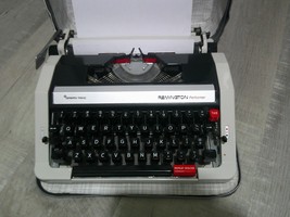  Unleash Your Creativity with the Remington Performer Sperry Rand Typewr... - $119.60 CAD