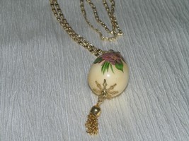 Vintage Goldtone Paperclip Chain with Lighweight Handpainted Purple Floral Egg - £9.54 GBP