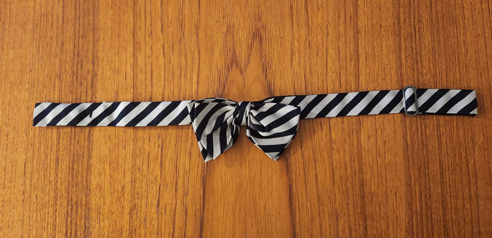 VINTAGE KENNETH GORDON New Orleans BLACK/SILVER Silk Adjustable NECK Bow... - $14.80