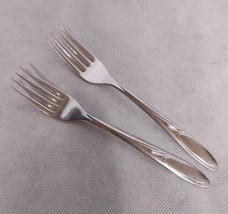 Superior Vibrant Dinner Forks 2 International Silver Stainless Steel 6.875&quot; - £8.61 GBP