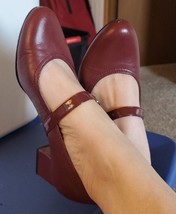 TROTTERS Red Block Heels 8M trapped pumps excellent. - $26.39