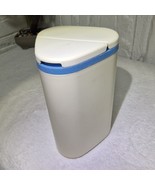 Vintage Tupperware Triangular Spice Dispenser with Flip-Top Lid, Rare Co... - $25.50 CAD