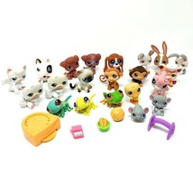 Lot of 28 Littlest Pet Shop Animal Figures and Accessories Cats Dog Frog Pig LPS - £51.95 GBP