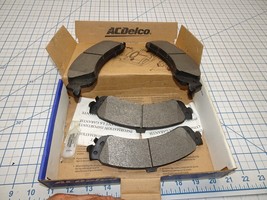 GM 89033983 Disc Brake Pads Rear 17D834M General Motors OEM NOS - $39.65