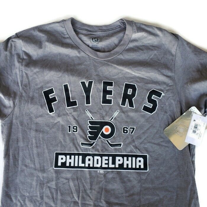NHL Philadelphia Flyers Center Short Sleeve T-Shirt Mens Size Small Ice Gray - $9.92
