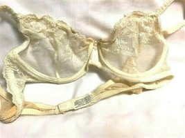 Vintage Ivory Embroidered Wacoal Bra - £26.59 GBP