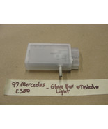 OEM 97 Mercedes E320 W210 DASH GLOVE BOX LIGHT LENS ASSEMBLY - $29.83 CAD