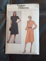 Vintage 1980s Vogue 7750 Sewing Pattern Miss Pullover Loose Fitting Dres... - $11.39