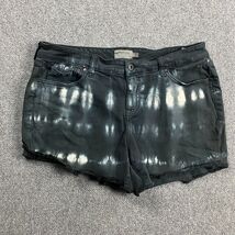 Torrid Shorts Women&#39;s 16 Plus Cut Off Denim Feel The Fit Cotton Distressed - $273.99 MXN
