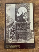 Vintage Cabinet Card. Family of 3 by O.M. Hofsteater in Vancouver, Washington - £24.39 GBP