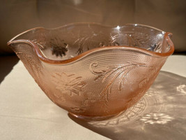 Vintage Tiara Sandwich Glass Pink Peach Ruffled Serving FRUIT Bowl 10” C... - £46.85 GBP