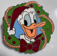 Disney Donald Duck Disneyland Resort Holiday Wreath Hotel Lanyard Pin - $11.87