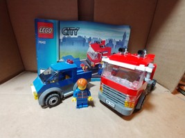 LEGO City Traffic Blue Car and Red Big Rig 7642 Book 1 - £22.43 GBP