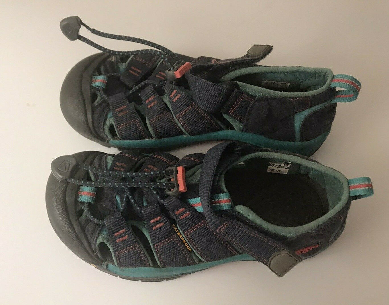 KEEN Turquoise Gray Waterproof Sandals Girls Sz 1 Pull String Hook Loop Closure  - $12.64