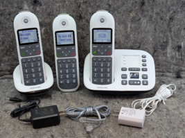 Motorola CD501B Digital Cordless Phone 3 Headsets Answering System Volum... - $32.99