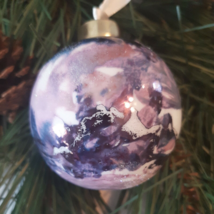 Handmade Art Glass Purple Pink Navy Tie Dye Christmas Ball Ornament Soft... - £15.61 GBP