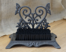 Cast Iron Boot Shoe Brush Mud Scraper Mud Room Rustic Heart Entryway Farmhouse - £39.27 GBP