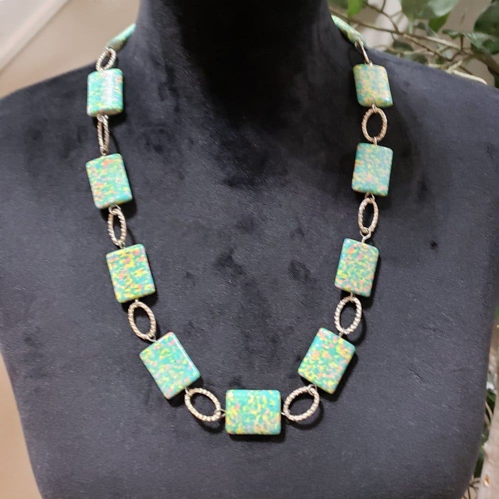 Vintage Coro Seafoam Green Confetti Moonglow Lucite & Gold Tone Choker Necklace - $27.72