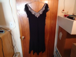 &quot; NWT &quot; S.L.Fashions Size 8 Black Designed Dress &quot; BEAUTIFUL DRESS &quot; - £36.76 GBP