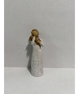 Woman Holding Dog Statue - €16,08 EUR