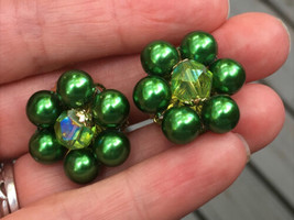 Vintage Japan Cluster Clip On Earrings Green Beads Crystal Prism Flower Shaped - £19.91 GBP