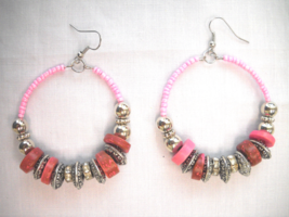 FUN PINK COCONUT WOOD &amp; ANTIQUE ALLOY &amp; SEED BEADED HOOP DANGLING EARRINGS - $5.56 CAD