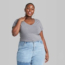 Women&#39;s Short Sleeve V-Neck Cropped T-Shirt - Wild Fable Plus Size 2X Gray - £3.97 GBP
