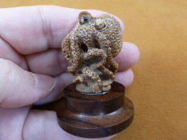 (tb-octo-39) standing Octopus TAGUA NUT palm figurine Bali carving reef octopi - £31.38 GBP