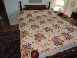 Vtg.  FLORAL BOUQUETS &amp; RIBBONS Cotton QUILTED BLANKET or COVER - 65&quot; x 82&quot; - £23.10 GBP