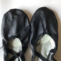 Capezio Women&#39;s Leather Split Sole Ballet Flat, Black, 12W - £23.26 GBP