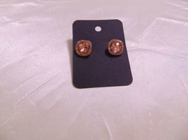 I.N.C.1/2 &quot; Gold Tone Simulated Rose Gold Diamond Button Stud Earrings A597 - £5.99 GBP