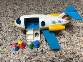 Fisher Price Vintage Pull Along Airplane with pilot and family Plane Toy 1980 - £18.38 GBP