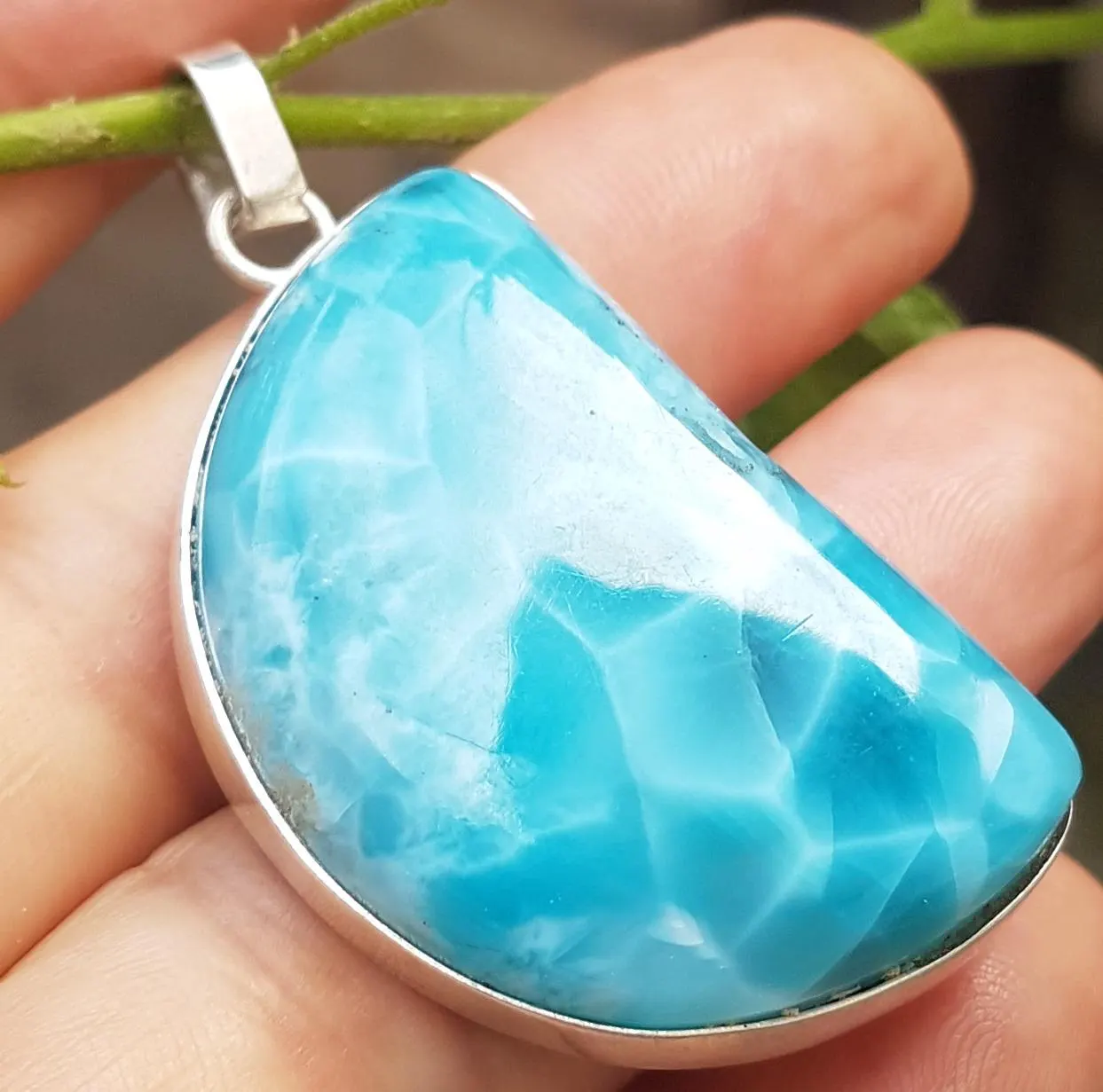 BLUE LARIMAR handcarved Gemstone 925 sterling silver pendant (larc-6) - €75,29 EUR BLUE LARIMAR handcarved Gemstone 925 sterling silver pendant (larc-6) - €75,29 EUR