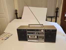 Vintage Sanyo Mod C10 Boombox AM FM Radio - Works Partially - £46.34 GBP