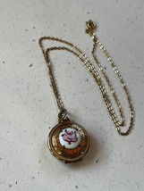Vintage Goldtone Chain w Ornate Etched Round Goldtone w White &amp; Pink Rose Enamel - £14.55 GBP