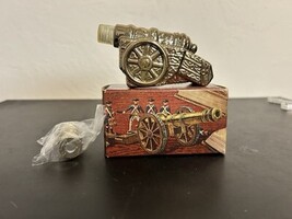 Vtg Avon Revolutionary Cannon Spicy After Shave 2 fl oz FULL WIH BOX - €11,06 EUR Vtg Avon Revolutionary Cannon Spicy After Shave 2 fl oz FULL WIH BOX - €11,06 EUR