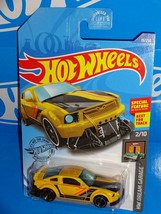 Hot Wheels 2020 HW Dream Garage Series #19 2005 Ford Mustang Yellow - £1.98 GBP