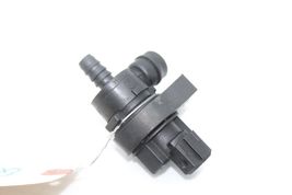 02-05 BMW 745I 745LI FUEL TANK BREATHER VALVE Q4656 image 4