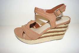 Women&#39;s Kenneth Cole Reaction Kiss Me Doll Wedge Sienna Sandals Brown Si... - $26.24