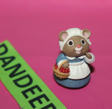 Mouse With Berries Merry Mini Keepsakes Figurine Hallmark QFM8189 1995 M... - $17.81