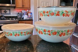 3 Vintage Kobe Kitchen Strawberry Enamel Metal Stacking Mixing Bowls &amp; 2 Lids - £36.03 GBP