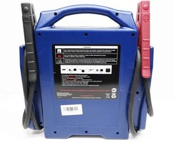 Clore Automotive Jump N Carry JNC660 1700 Peak Amp 12 Volt Jump Starter image 5