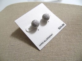 Department Store 3/8&quot; Silver Tone Rough Ball Stud Earrings B249 - £6.78 GBP