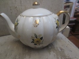 Vintage State Gibson Teapot Flowers made in England - $12.19